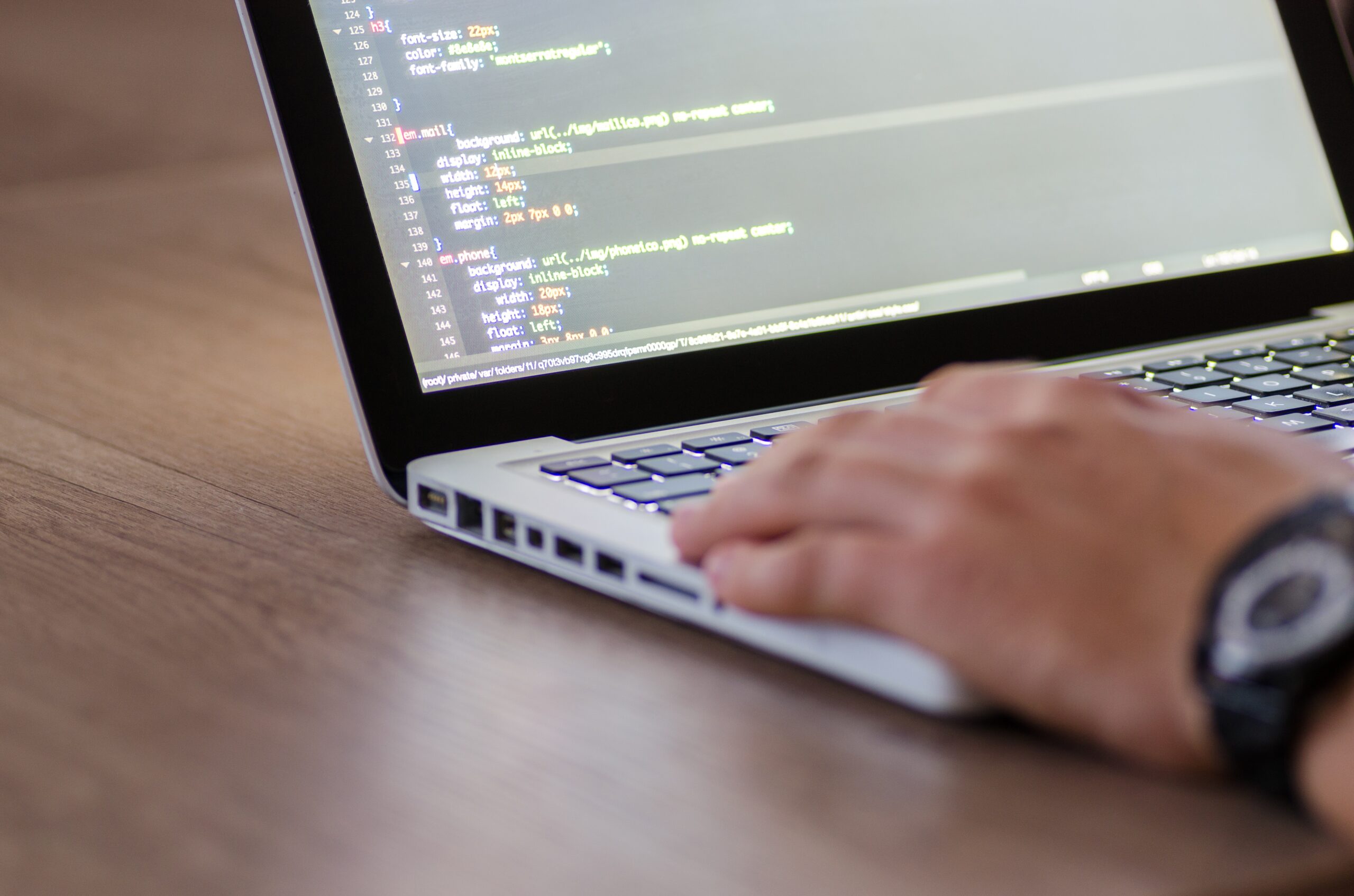 Quais são as ferramentas e frameworks mais utilizados no mercado de Java?